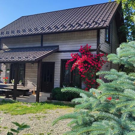 Котедж Кресаня Mîkulîciîn Exterior foto