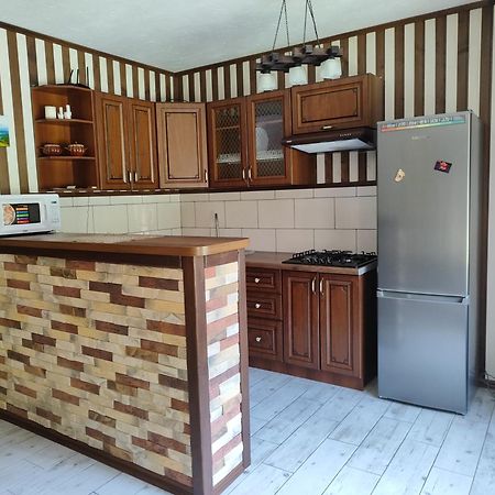 Котедж Кресаня Mîkulîciîn Exterior foto