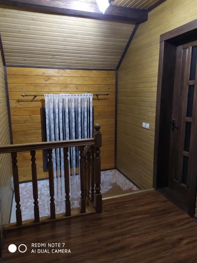 Котедж Кресаня Mîkulîciîn Exterior foto