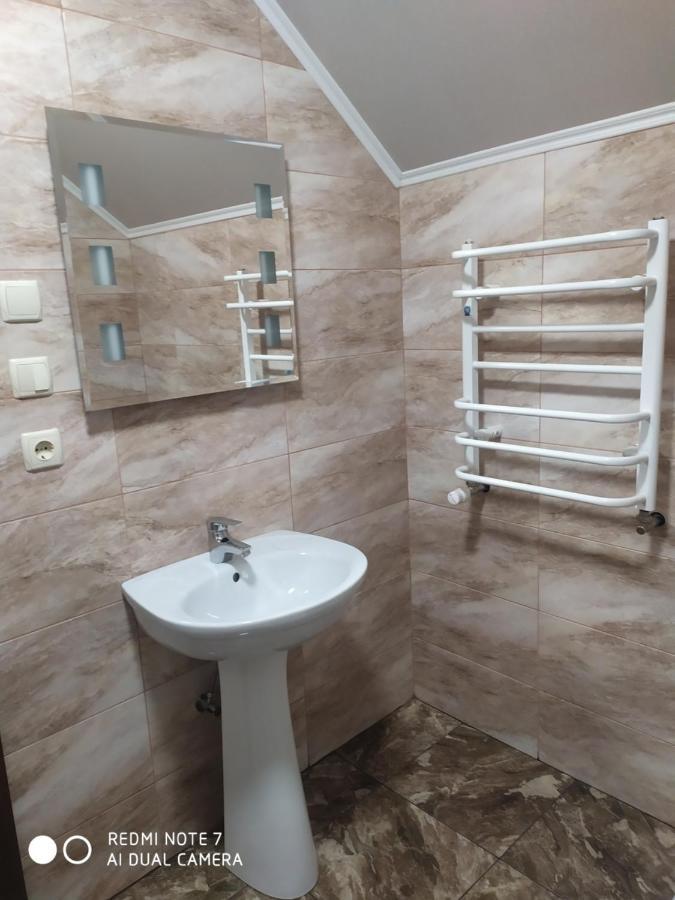 Котедж Кресаня Mîkulîciîn Exterior foto