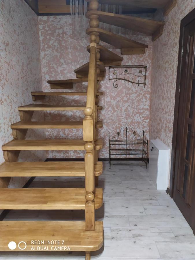Котедж Кресаня Mîkulîciîn Exterior foto