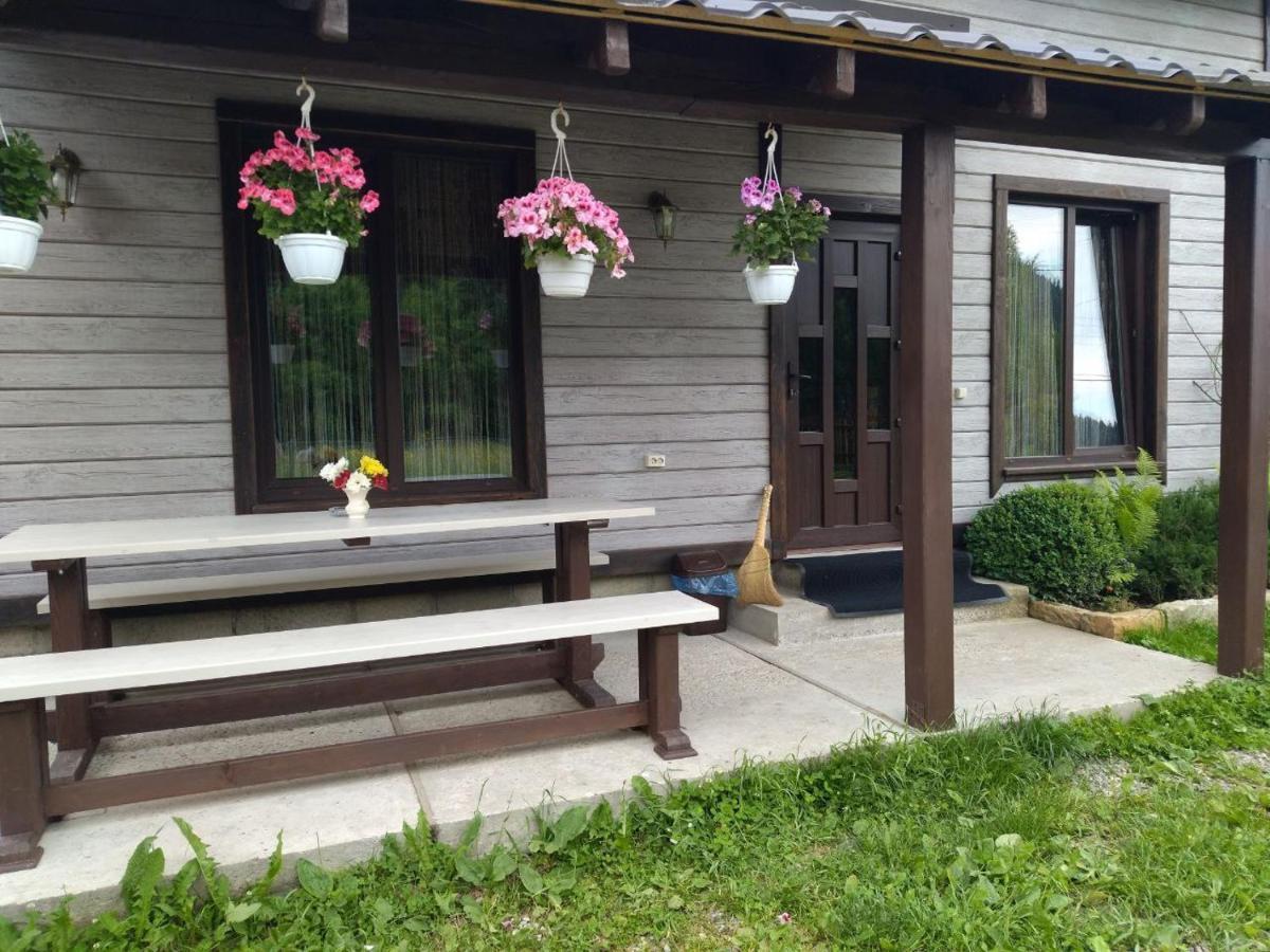 Котедж Кресаня Mîkulîciîn Exterior foto