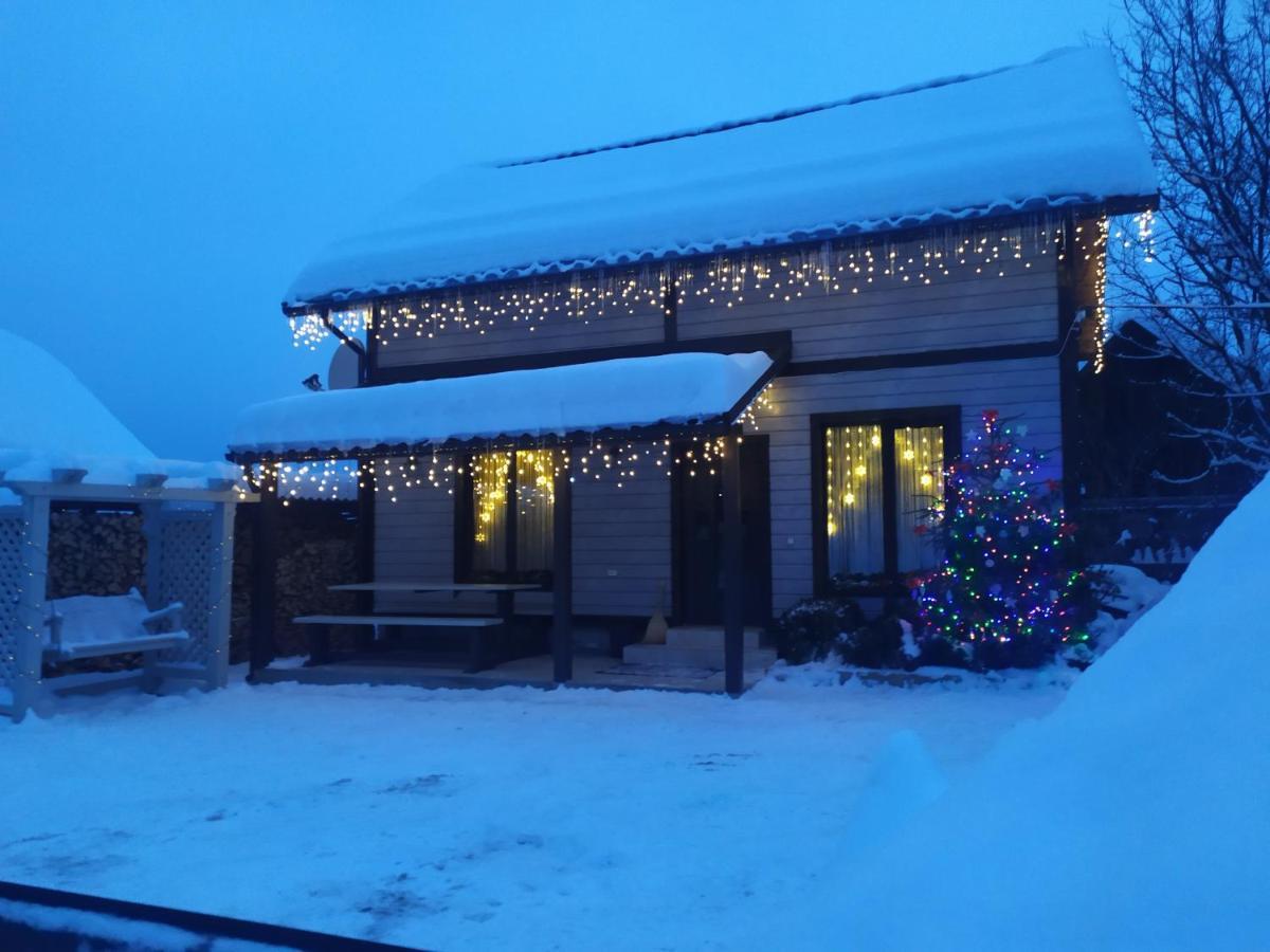 Котедж Кресаня Mîkulîciîn Exterior foto