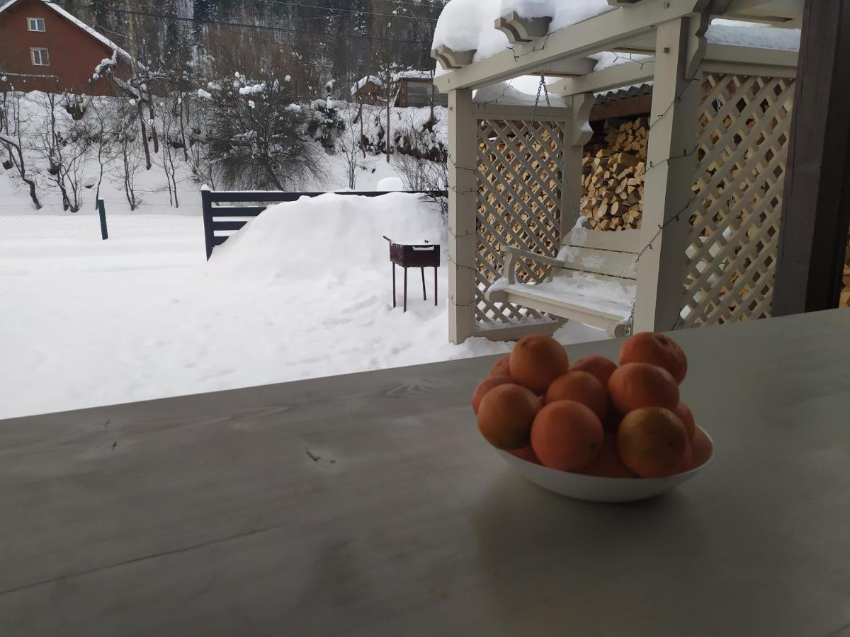 Котедж Кресаня Mîkulîciîn Exterior foto