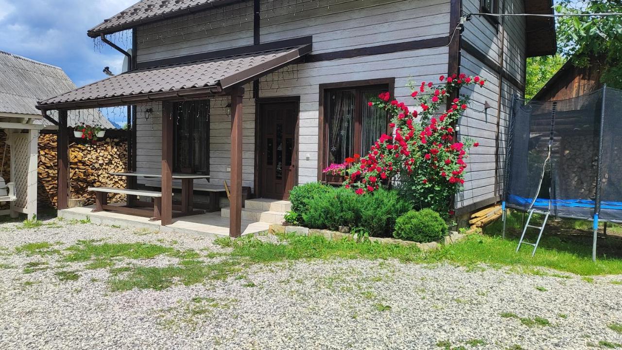 Котедж Кресаня Mîkulîciîn Exterior foto