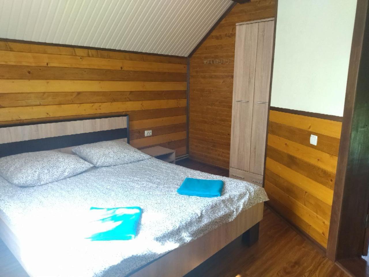 Котедж Кресаня Mîkulîciîn Exterior foto